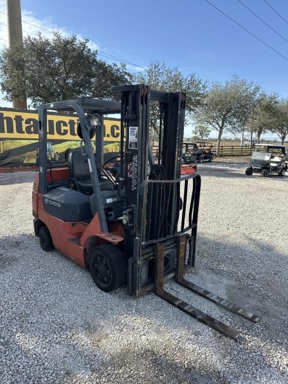 Image of Toyota 7FGCU25 equipment image 3