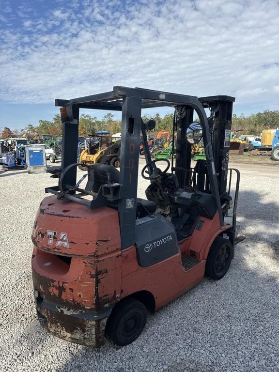 Image of Toyota 7FGCU25 equipment image 2