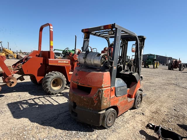 Image of Toyota 7FGCU25 equipment image 2