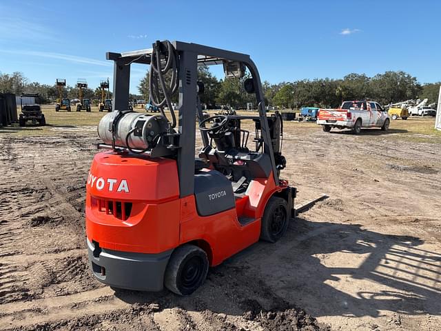 Image of Toyota 7FGCU25 equipment image 4