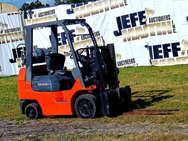 Image of Toyota 7FGCU25 equipment image 2