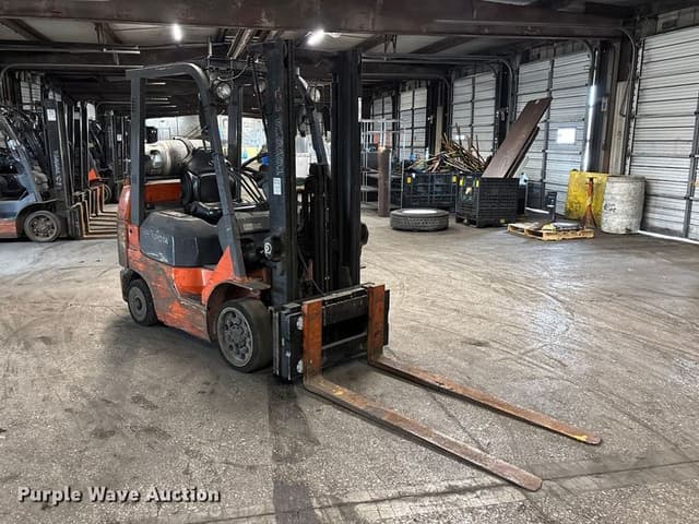 Image of Toyota 7FGCU25 equipment image 2