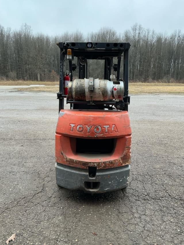 Image of Toyota 7FGCU25 equipment image 3