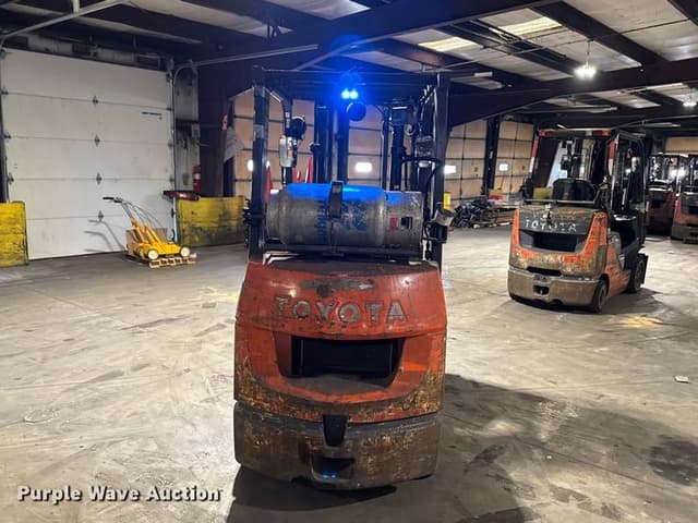 Image of Toyota 7FGCU25 equipment image 4