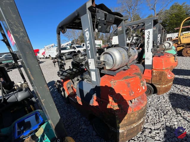 Image of Toyota 7FGCU25 equipment image 1