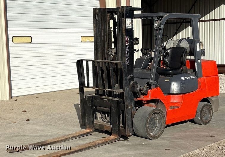 Toyota 7FGCU45 Equipment Image0