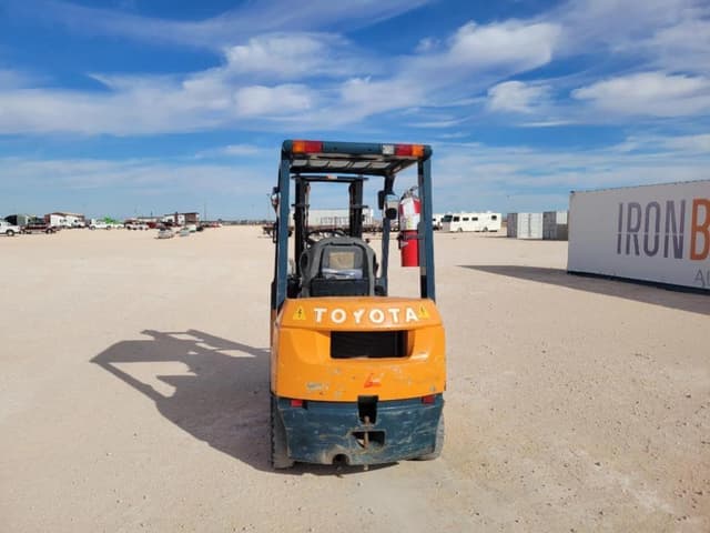 Image of Toyota 7FGL15 equipment image 3