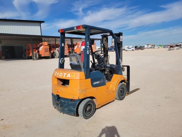 Image of Toyota 7FGL15 equipment image 4