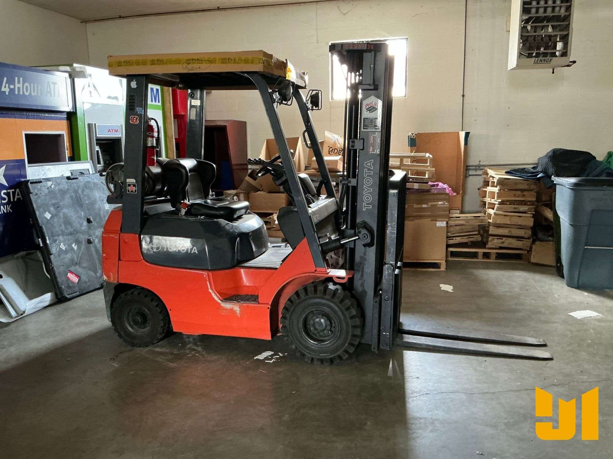 Toyota 7FGU15 Equipment Image0