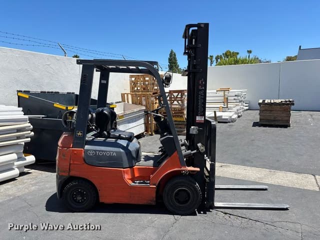 Image of Toyota 7FGU18 equipment image 3