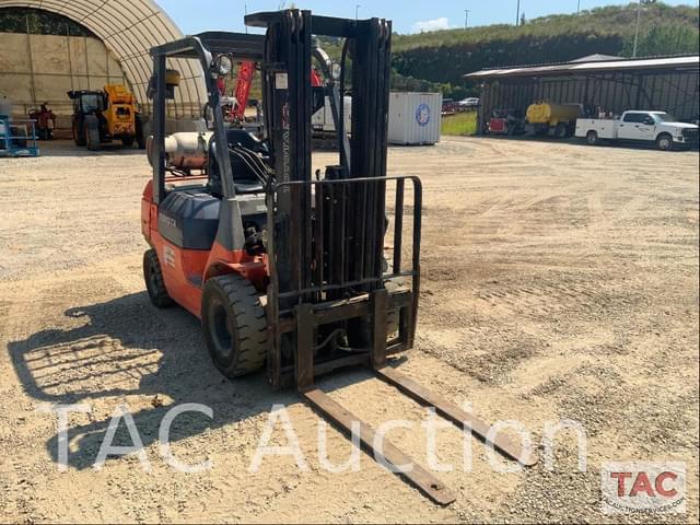 Image of Toyota 7FGU25 equipment image 2