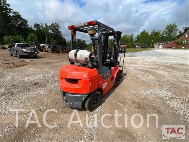 Image of Toyota 7FGU25 equipment image 3