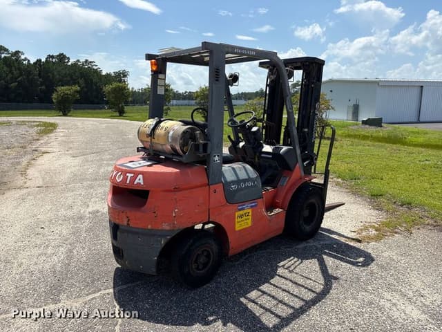 Image of Toyota 7FGU25 equipment image 4