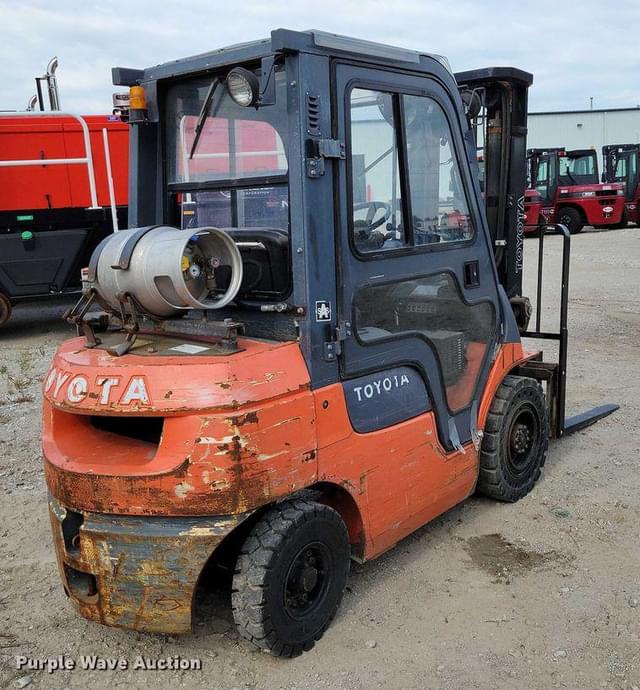 Image of Toyota 7FGU25 equipment image 4