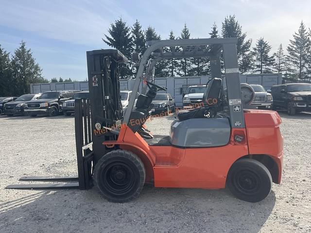 Image of Toyota 7FGU25 equipment image 1