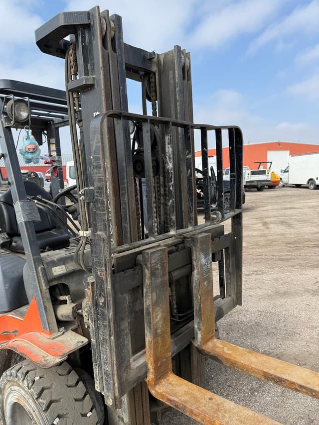 Image of Toyota 7FGU30 equipment image 1