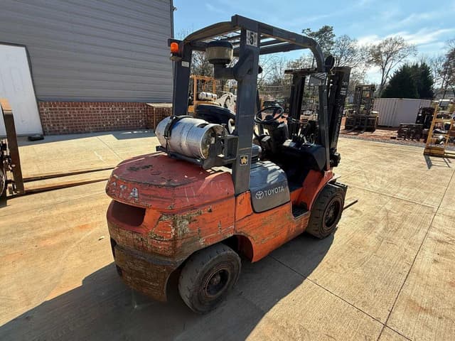 Image of Toyota 7FGU32 equipment image 2