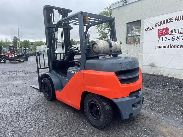 Image of Toyota 8FG35U equipment image 3