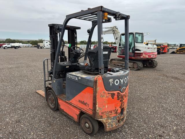Image of Toyota 8FBCU25 equipment image 1