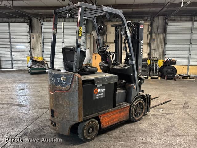 Image of Toyota 8FBCU25 equipment image 4