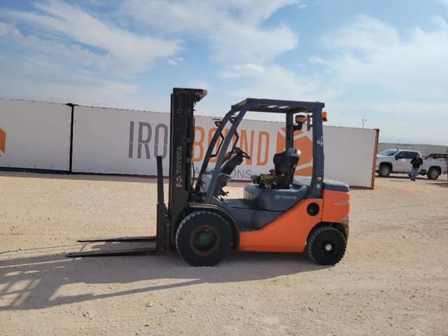 Image of Toyota 8FDU25 equipment image 1