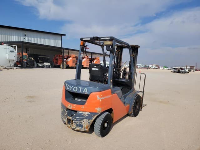 Image of Toyota 8FDU25 equipment image 4