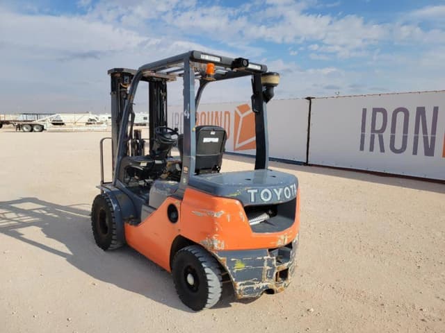 Image of Toyota 8FDU25 equipment image 2