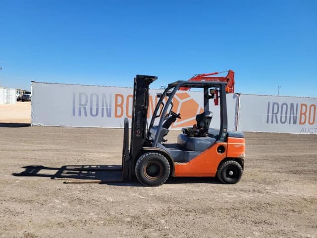 Image of Toyota 8FDU25 equipment image 1