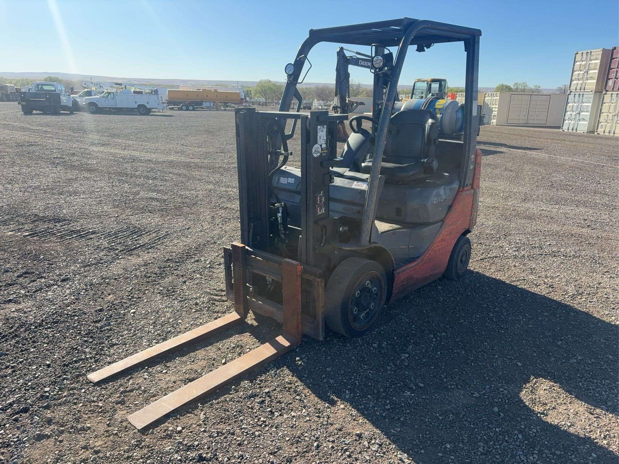 Toyota 8FGCU20 Equipment Image0