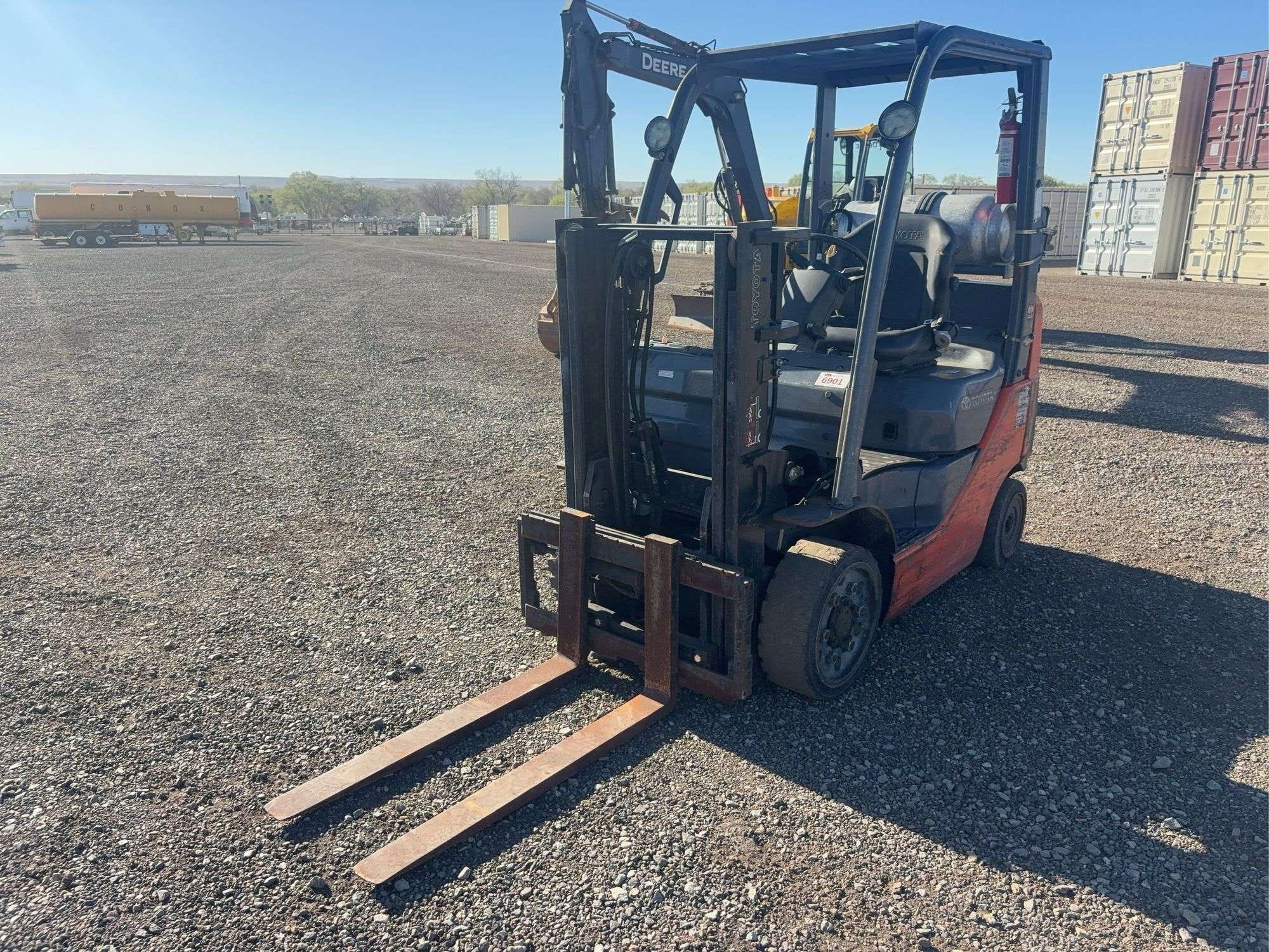 Toyota 8FGCU20 Equipment Image0