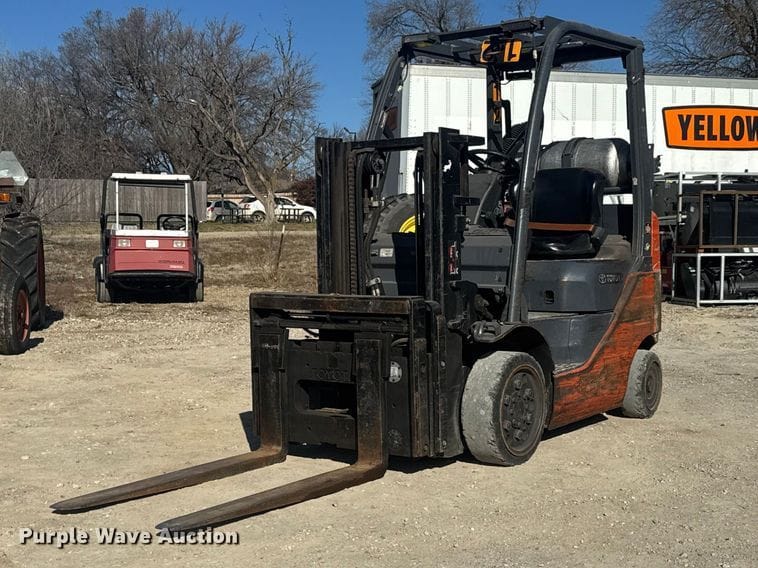 Toyota 8FGCU20 Equipment Image0