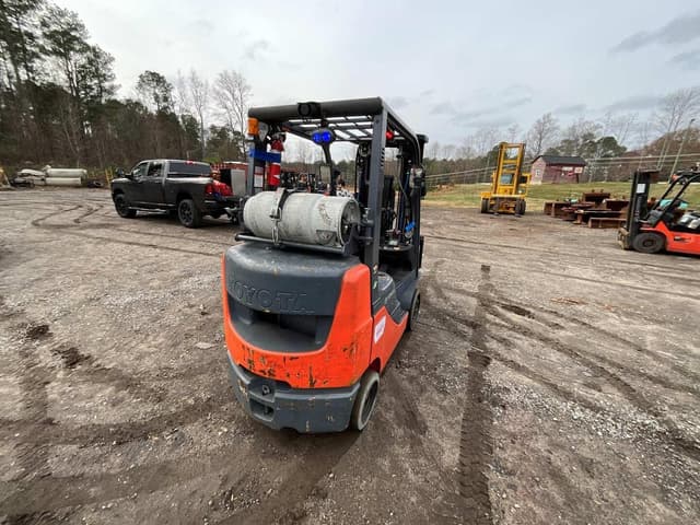 Image of Toyota 8FGCU25 equipment image 4