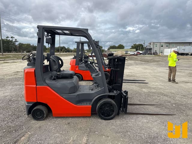 Image of Toyota 8FGCU25 equipment image 3