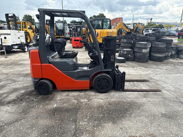 Image of Toyota 8FGCU25 equipment image 3