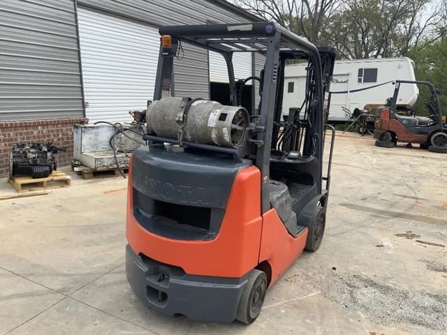 Image of Toyota 8FGCU25 equipment image 4