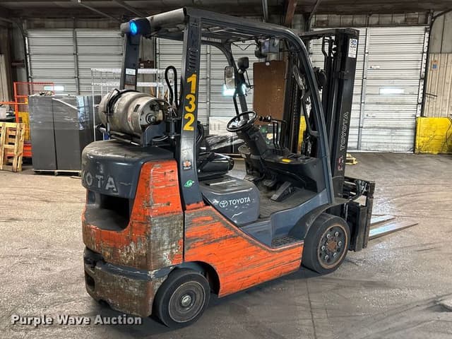 Image of Toyota 8FGCU25 equipment image 4