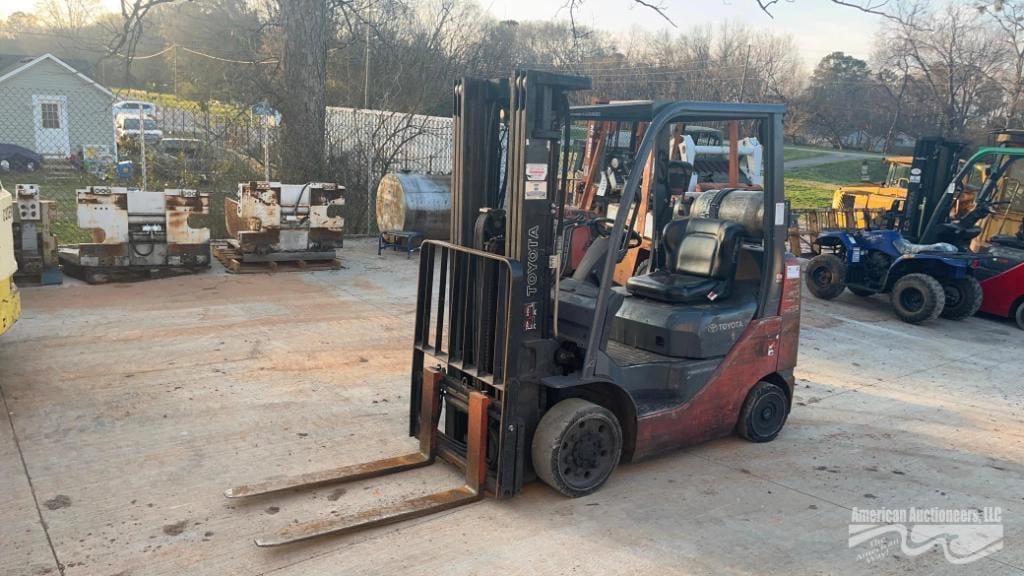 Toyota 8FGCU25 Equipment Image0