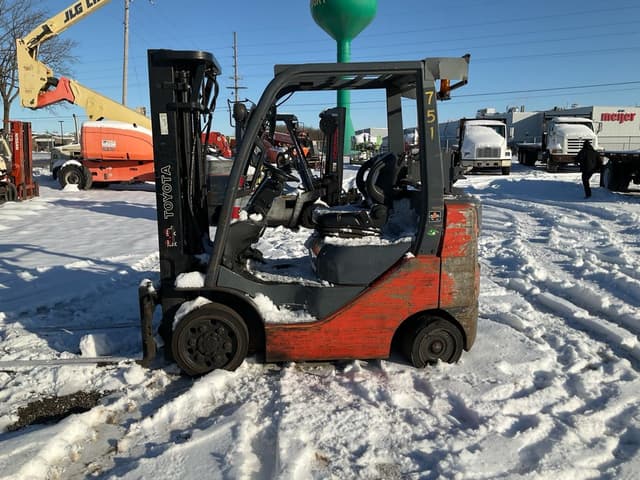 Image of Toyota 8FGCU25 equipment image 1