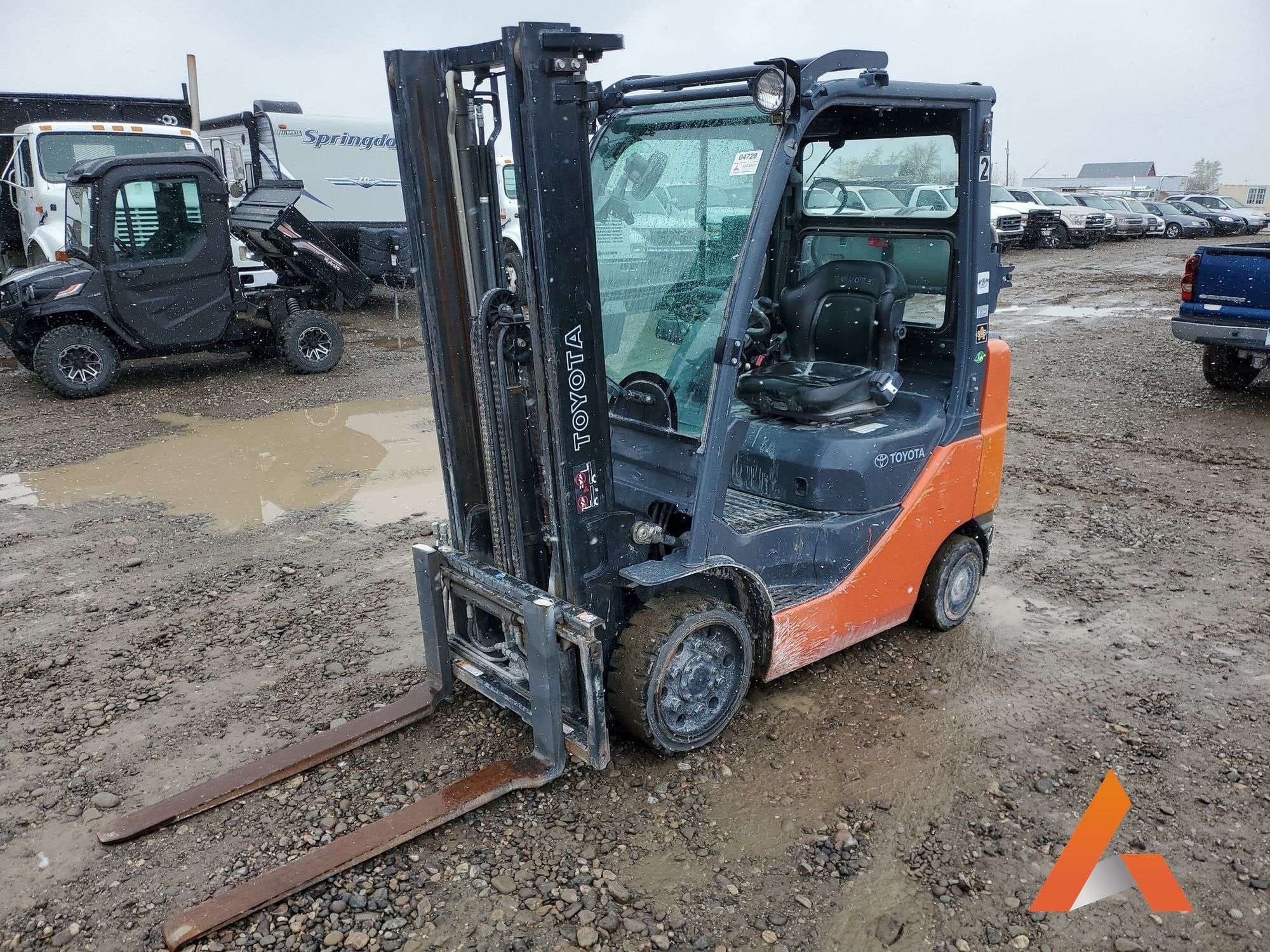 Toyota 8FGCU25 Equipment Image0