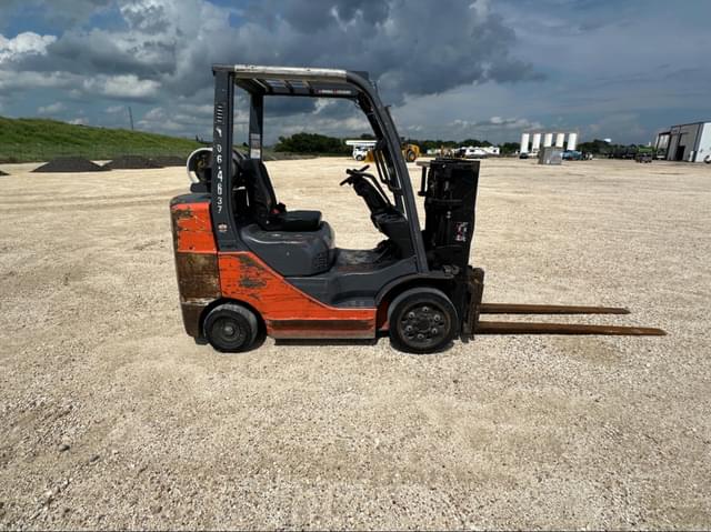 Image of Toyota 8FGCU30 equipment image 3