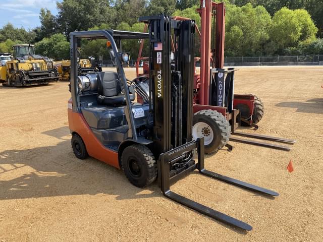 Image of Toyota 8FGU18 equipment image 3
