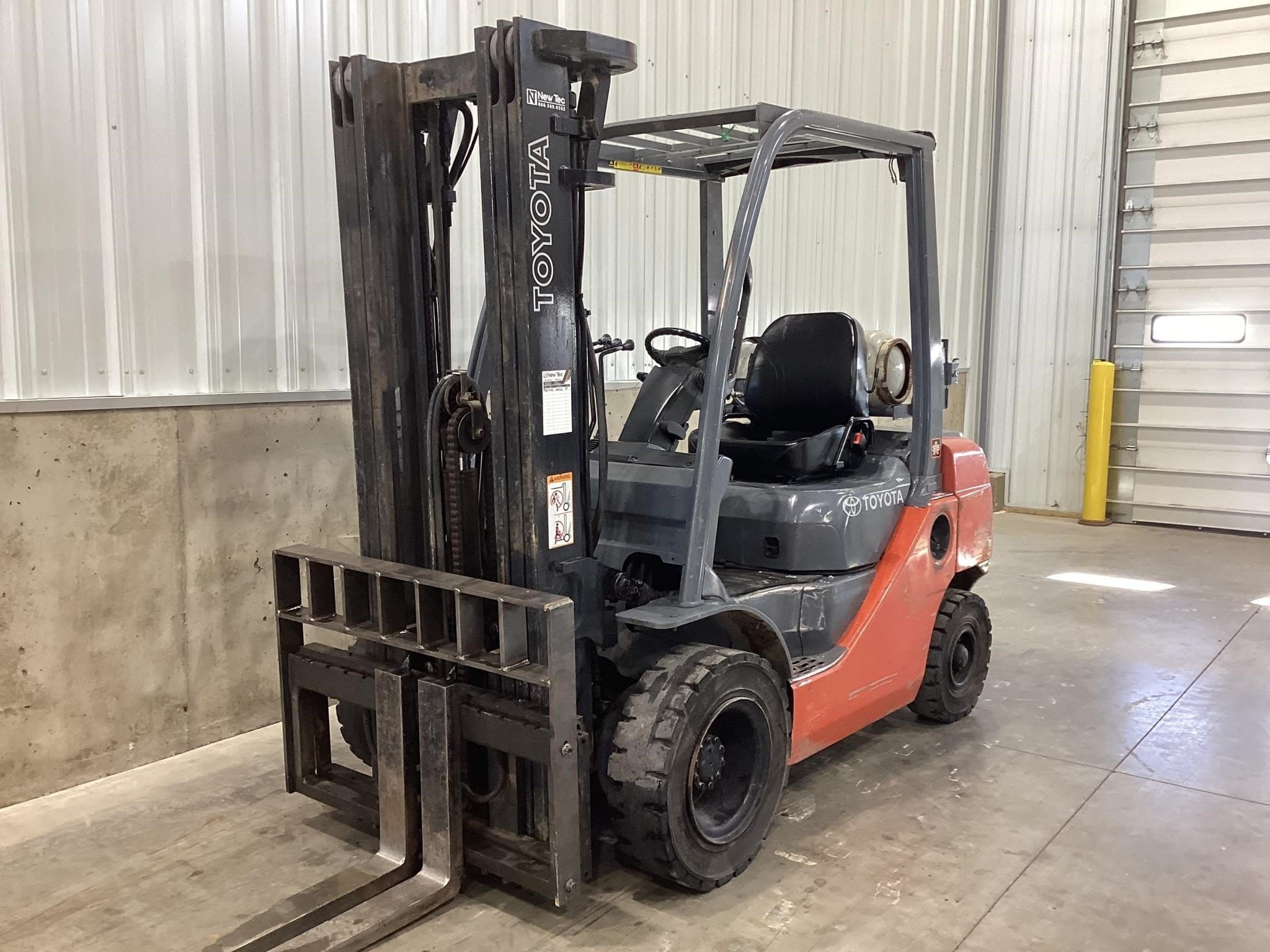 2008 Toyota 8FGU25 Equipment Image0