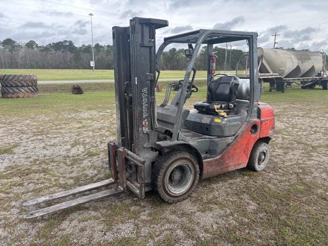 Toyota 8FGU25 Equipment Image0