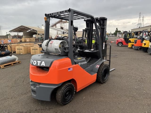 Image of Toyota 8FGU25 equipment image 2