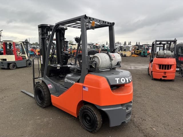 Image of Toyota 8FGU25 equipment image 3