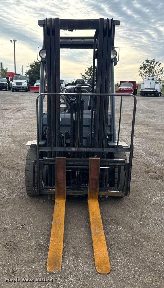 Image of Toyota 8FGU25 equipment image 1