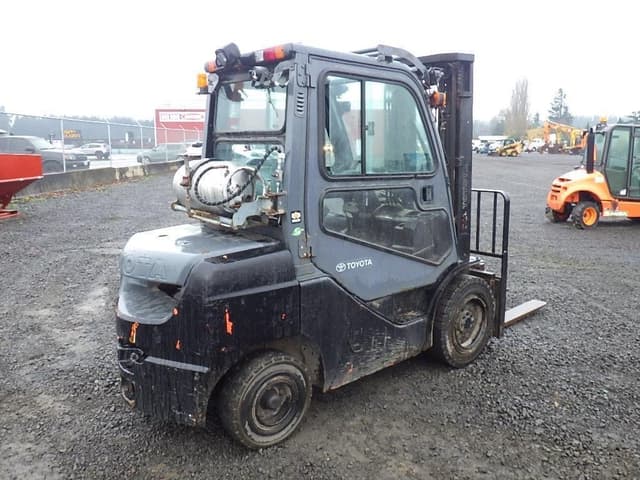 Image of Toyota 8FGU30 equipment image 4