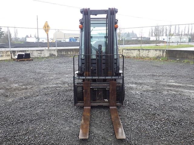 Image of Toyota 8FGU30 equipment image 1