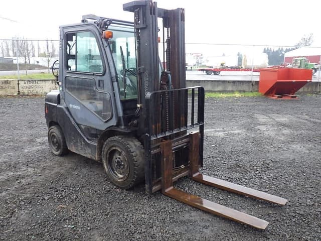 Image of Toyota 8FGU30 equipment image 2