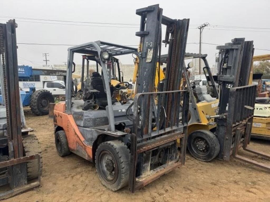 Toyota 8FGU32 Equipment Image0